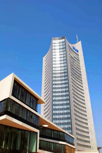 4. kitap kule.jpg